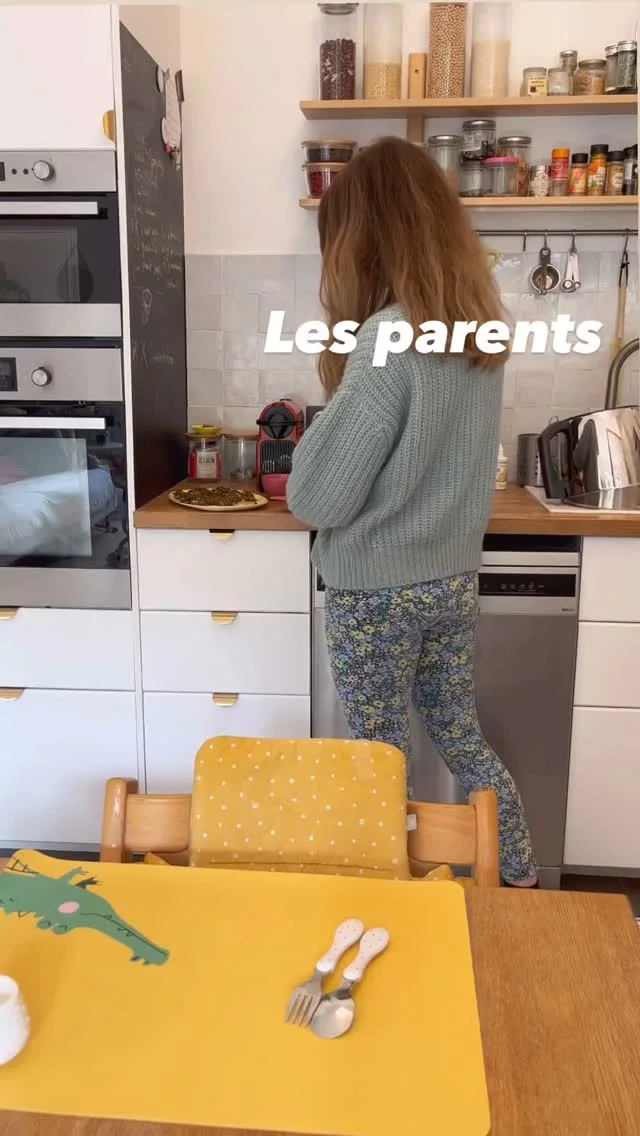 Les parents végé en stress levez la main 😅👋

Quand on a une alimentation qui sort un peu de la norme, on est obligé de bien faire, non ?! En tout cas c’est mon cas et c’est ce que je vois la plupart du temps ;) 

J’ai d’ailleurs entendu plusieurs fois des parents omnis venir prendre des idées recettes et des conseils chez les vegans, parce qu’on faisait plus attention à l’équilibre alimentaire, s’il y a des parents comme ça, je suis curieuse, dites-le moi ici ! 👇

*******

👩‍🏫 Et pour répondre à toutes vos questions sur la diversification végé, on a conçu une formation avec Astrid, diététicienne diplômée du compte @astrid_nutrition_militante et vous pouvez vous inscrire sur la liste d’attente de la formation alimentation végé pour les enfants (Liens en bio !)