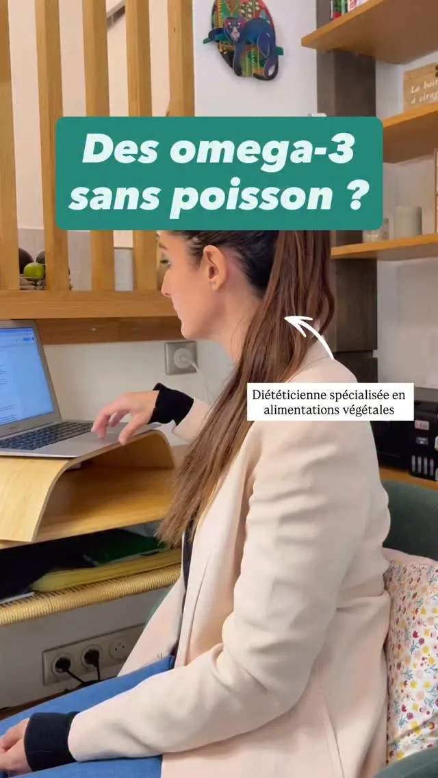 On nous répète partout qu’il faut manger du poisson pour les oméga-3, alors qu’en réalité, les oméga-3 essentiels se trouvent déjà dans plein d’aliments végétaux : graines de lin, de chia, noix, huile de colza… Et que les poissons tirent eux-même leurs oméga-3 DHA de leur alimentation : les micro-algues pour les petits et les poissons qui mangent les micro algues pour les gros ! 

Sauf que le petit détail au sujet des poissons qu’on oublie et qui pique un peu : ce sont les métaux lourds. Le mercure, est connu pour altérer le développement cognitif des enfants et leur croissance. C’est tellement nocif, que certaines municipalités en France ont banni le thon de leur cantines pour protéger les enfants !  

Alors pourquoi manger du poisson pour les oméga-3 alors qu’on peut les consommer directement ? 
Le cerveau de nos enfants nous dira merci 💚🌱

******************

Pour avoir toutes les clés pour donner une alimentation végétale complète et équilibrée, savoir comment utiliser les graines et quels supplements utiliser, pour préserver la santé de ses enfants, on a développé des programmes d’accompagnement avec Astrid, diététicienne pour les bébés pendant la diversification et pour les enfants jusqu’à 12 ans. Lien en bio !