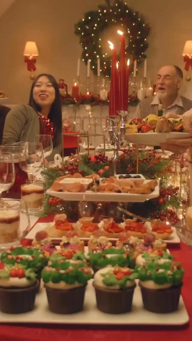 Les fêtes approchent et avec elles, les remarques et parfois les tensions autour de l’alimentation de nos enfants végé.

Pour vous aider à traverser cette période plus sereinement, nous organisons un webinaire gratuit avec Gwen alias @start_veggie_daily , fondatrice de la communuaté @anola_space et maman de 2 enfants et animé par Astrid, @astrid_nutrition_militante , diététicienne. 

On y partagera nos expériences, des réponses simples aux questions courantes, des stratégies pour anticiper les repas, préparer des repas végétalisés sans pression et des astuces concrètes pour passer un moment serein avec nos enfants en famille.  Rejoignez-nous pour préparer un Noël apaisé, respectueux et gourmand pour vos enfants !

👉Commentez « Noël » pour recevoir le lien pour s’inscrire au webinaire.

Et partagez en commentaire votre expérience des fêtes en famille quand on est parent végétarien ou végane ou même juste quand on veut limiter les produits animaux à un moment de l’année où ils sont partout !👇

******************
Moi c’est Émilie, maman de 2 petits veggies et avec Astrid, diététicienne on a développé des programmes d’accompagnement pour les bébés pendant la diversification et pour les enfants jusqu’à 12 ans dans laquelle on donne aussi toutes les clés pour gérer le quotidien et le côté social des enfants végé. Plus d’infos dans les liens en bio ☝️