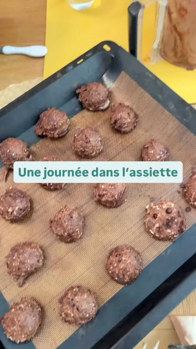 Les repas véganes de mes enfants de 3 et 6 ans !
On a goûté plein de douceurs de @morice_desserts et franchement leurs desserts peu sucrés sont sains et très bons ! (Produits offerts merci à Morice!)*****Avec @astrid_nutrition_militante diététicienne on a créé des programmes d’accompagnement complets et des ateliers en ligne pour les parents végétariens, véganes et flexitariens, du début de la diversification jusqu’à 12 ans pour connaître les repères nutritionnels essentiels de l’alimentation végétale, savoir équilibrer facilement les repas, mieux gérer le quotidien et l’extérieur (famille, médecins…) et avoir plein d’idées recettes !Liens en bio 👆