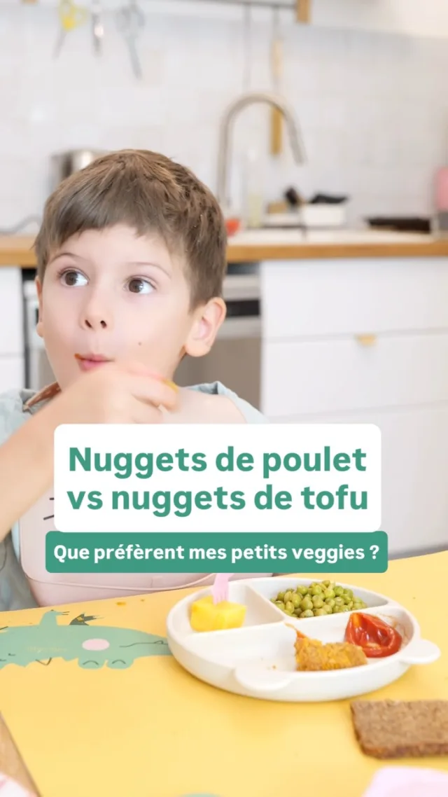 @laviefoods.fr vient de sortir des nuggets de tofu !
Ce sont des nuggets 100% naturel et du tofu français, bien mieux que les traditionnels nuggets de poulet qui contiennent autant de peau et de cartilage que d’additifs, c’est super bon et super croustillant - vidéo sans trucage, ça croustille vraiment^^Ces nuggets de tofu sont à retrouver au rayon traiteur végétal de vos magasins préférés, du coup c’est vraiment facile de passer à une alimentation saine et équilibrée, et source d’aucune souffrance pour les animaux, parce que les poulets c’est pas des nuggets !En tout cas les enfants et les grands on adore et c’est d’ailleurs les seuls nuggets végétaux que ma fille peut manger parce qu’ils contiennent un tout petit peu de blé, et ça rentre dans sa fenêtre de tolérance donc on peut tous se régaler avec la même chose !Collaboration commerciale