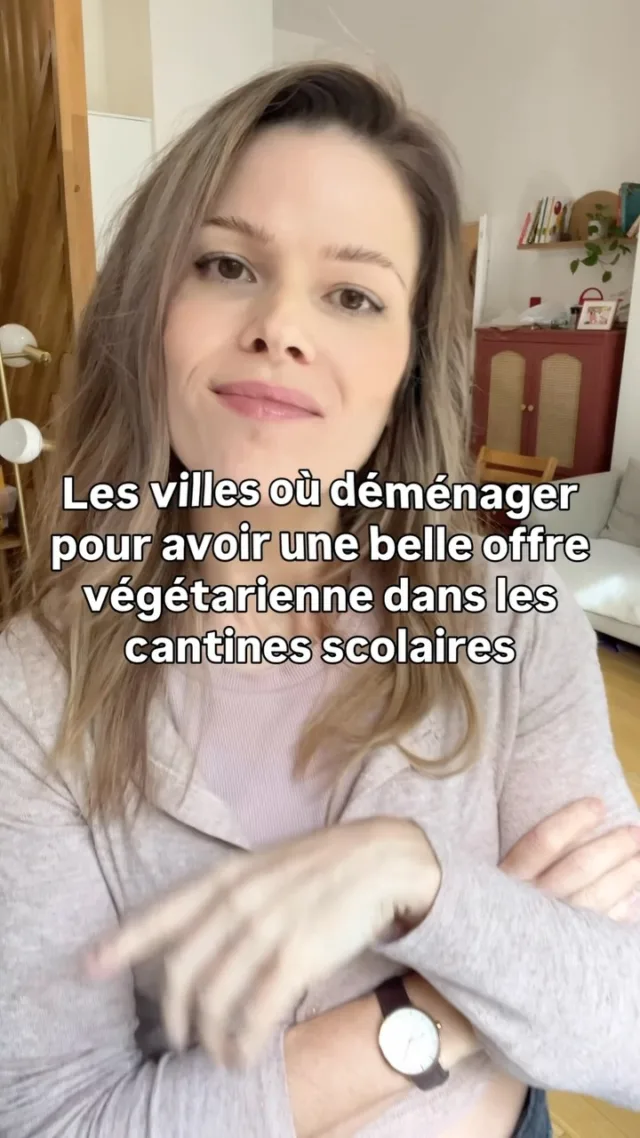 Et vous, vous voudriez habiter où ?🌱 Quand on est parent d’un enfant végé, manger à la cantine ce n’est pas toujours évident, je suis bien placée pour le savoir avec mes enfants en maternelle et en primaire…@association_l214 vient de publier son état des lieux de la végétalisation des cantines scolaires en France. Et certaines villes font figure de bonnes élèves ! 🥦👏💚 Pour accompagner les parents et faire en sorte que les repas végés à la cantine ne soient plus une source de stress, l’Association Végétarienne de France @avf.vege dispose d’un pôle dédié : le pôle Végécantines !👉 Sur vegecantines.fr, retrouvez toutes les informations, les ressources et les conseils nécessaires pour mieux comprendre les enjeux des menus végétariens à la cantine et aborder l’année scolaire plus sereinement. 🌿Parce que chaque enfant devrait pouvoir manger à la cantine en accord avec ses convictions, sans que cela devienne un casse-tête pour toute la famille. 💚
